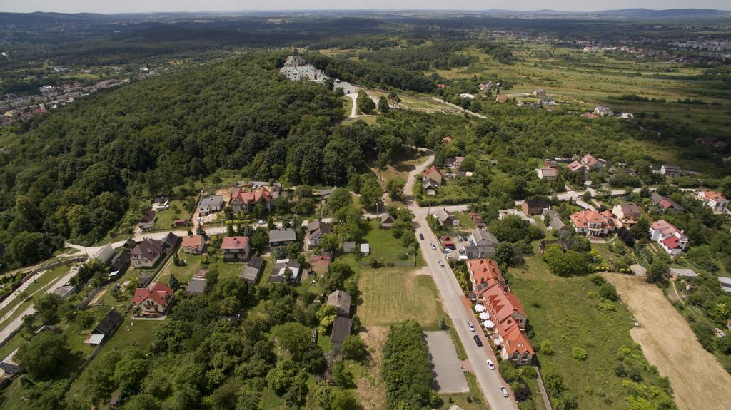 Hotel Karczowka Kielce Bagian luar foto