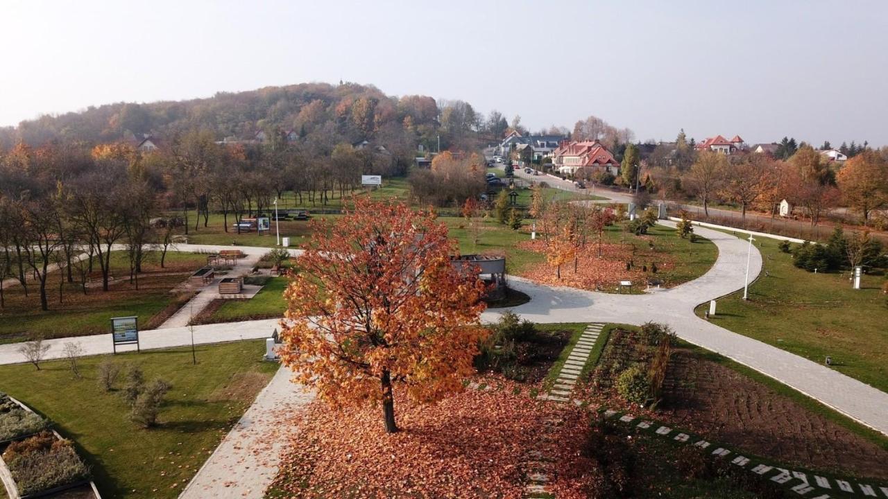 Hotel Karczowka Kielce Bagian luar foto