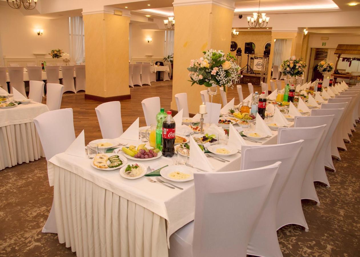 Hotel Karczowka Kielce Bagian luar foto