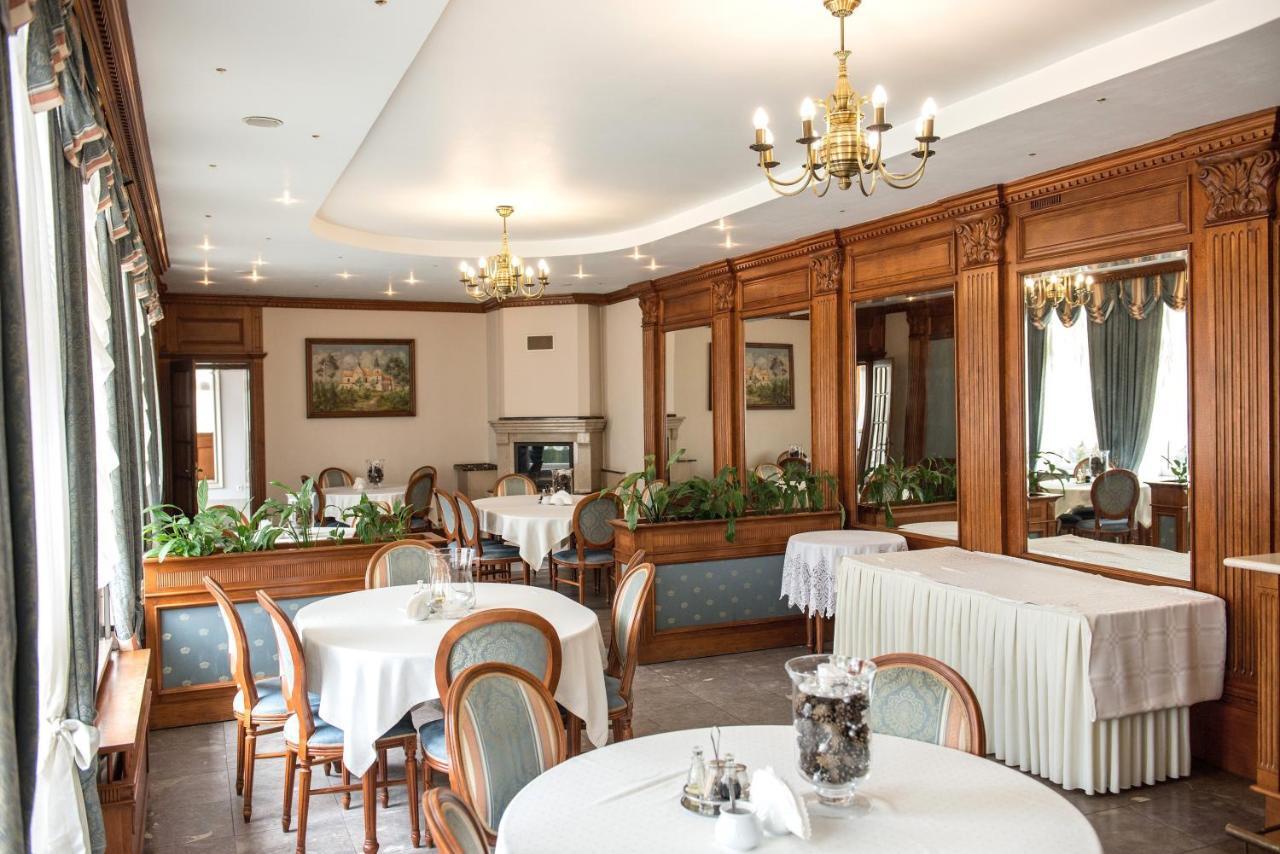 Hotel Karczowka Kielce Bagian luar foto
