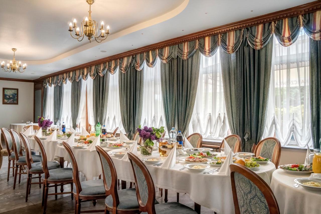 Hotel Karczowka Kielce Bagian luar foto